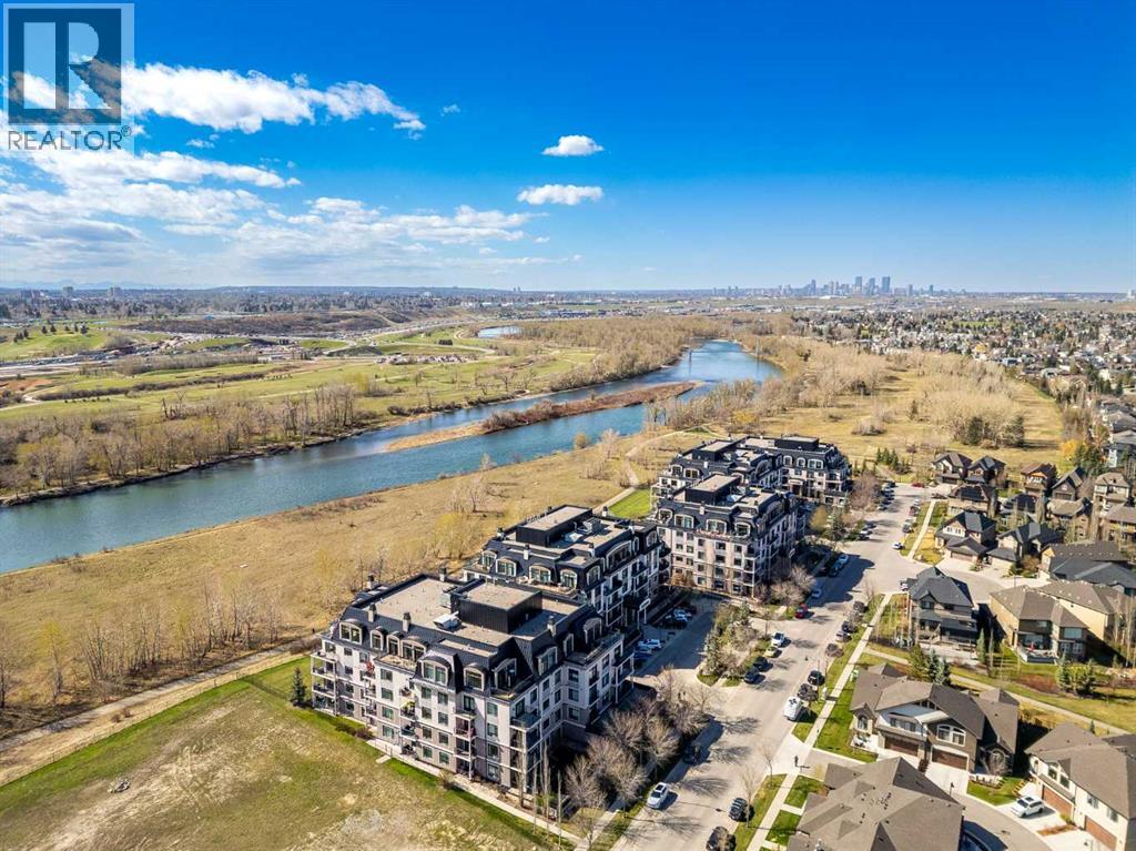 305, 221 Quarry Way SE