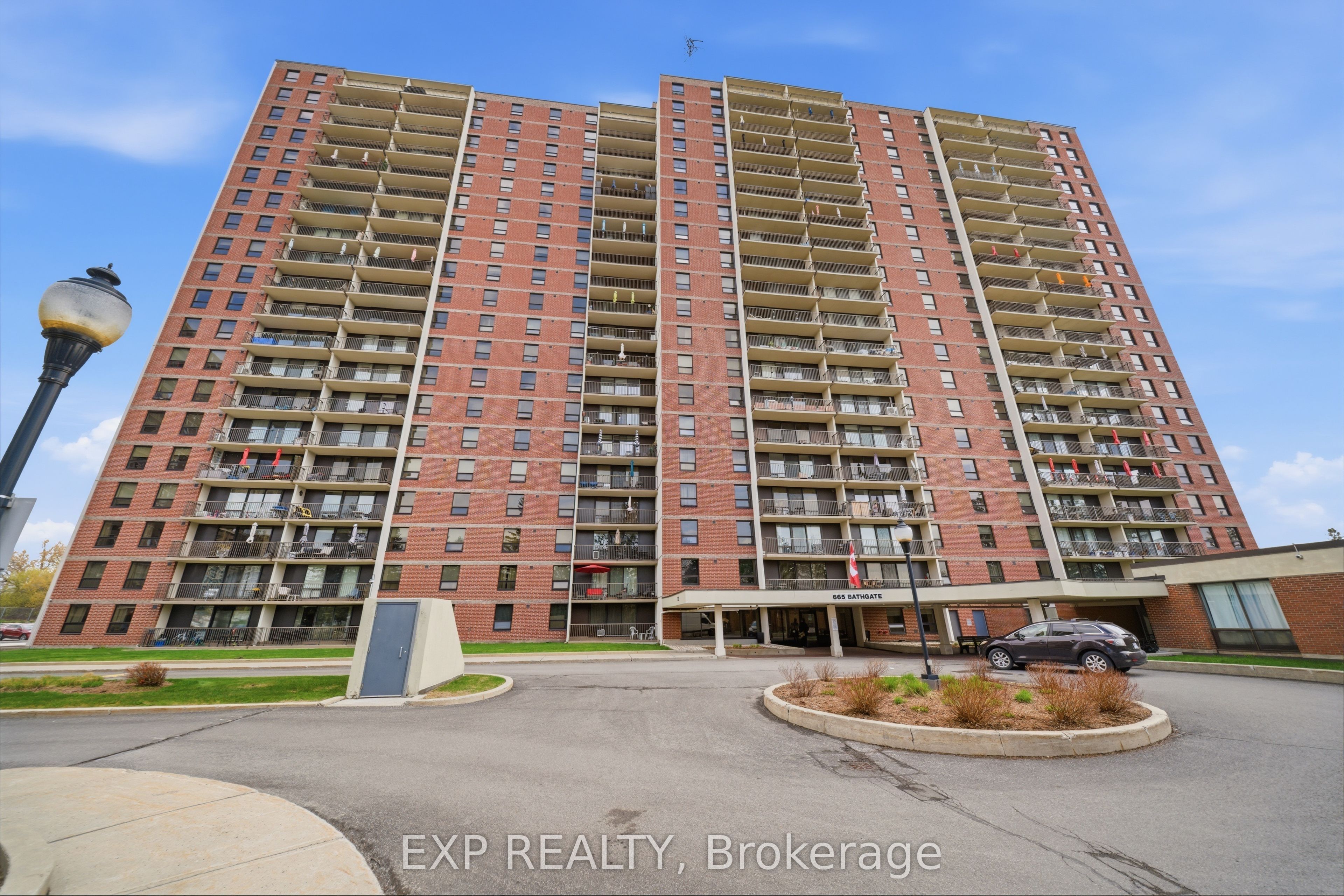 1004-665 Bathgate Drive, Ottawa, ON, K1K 3Y4