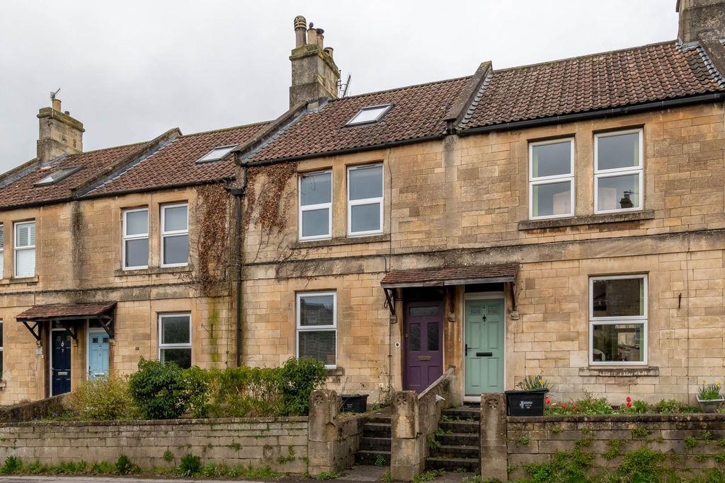 3 bed terraced house to rentHigh Street, Box SN13