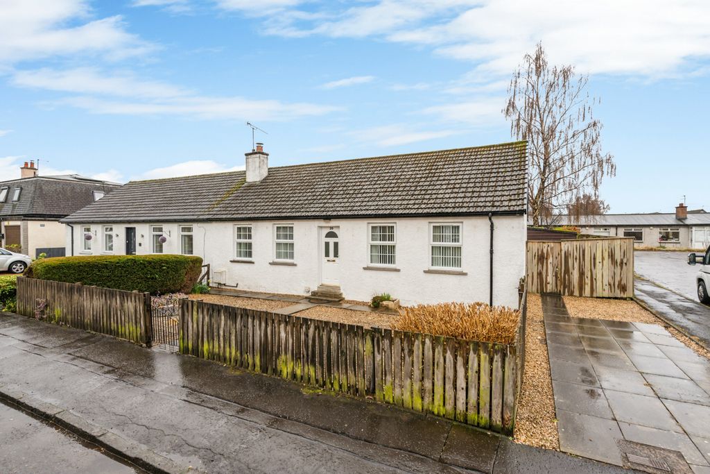 2 bed semi-detached bungalow to rentCastleview Drive, Bridge Of Allan, Stirling FK9