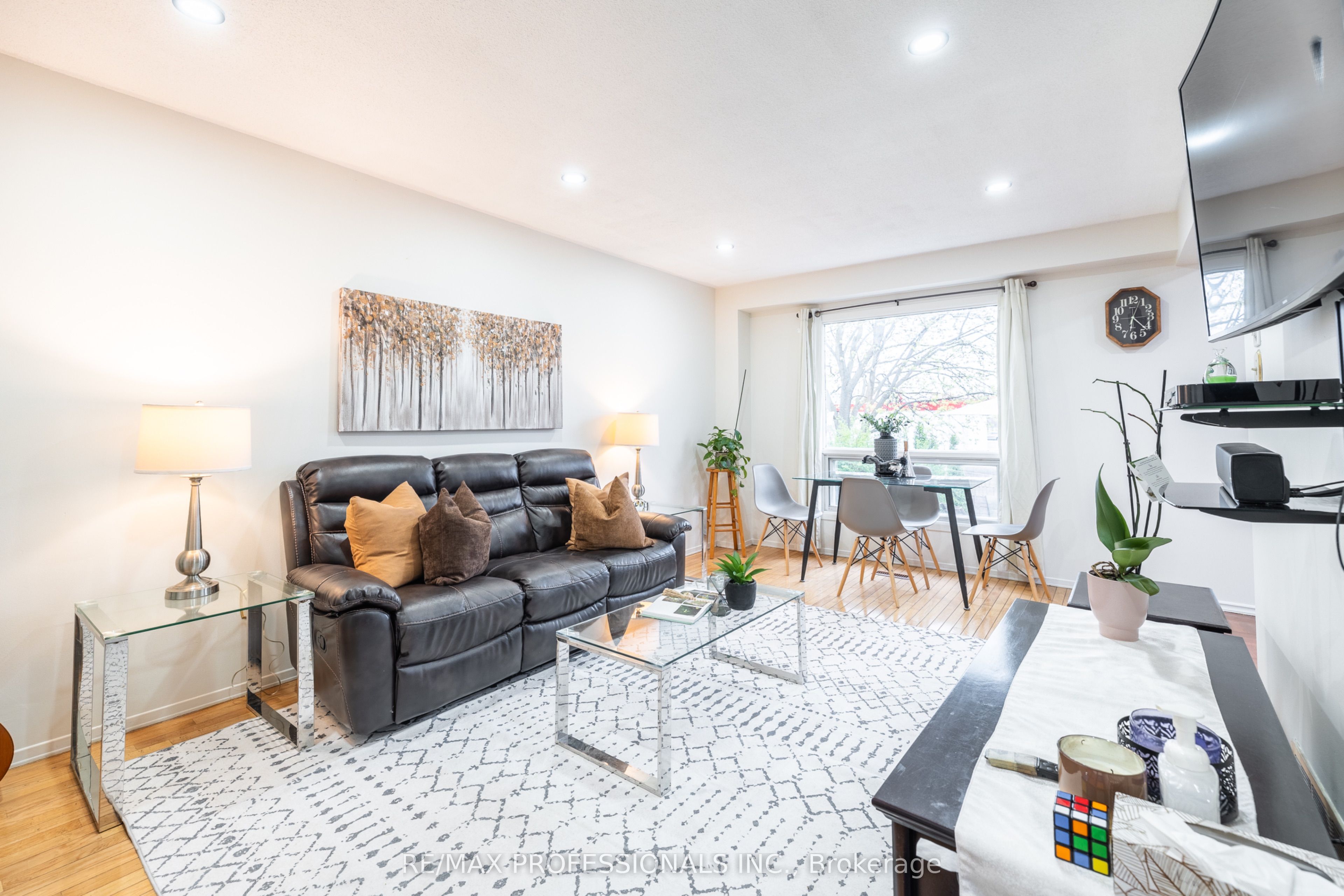 Additional image 5 of 698 Galloway Crescent, Mississauga, ON, L5C 3W1