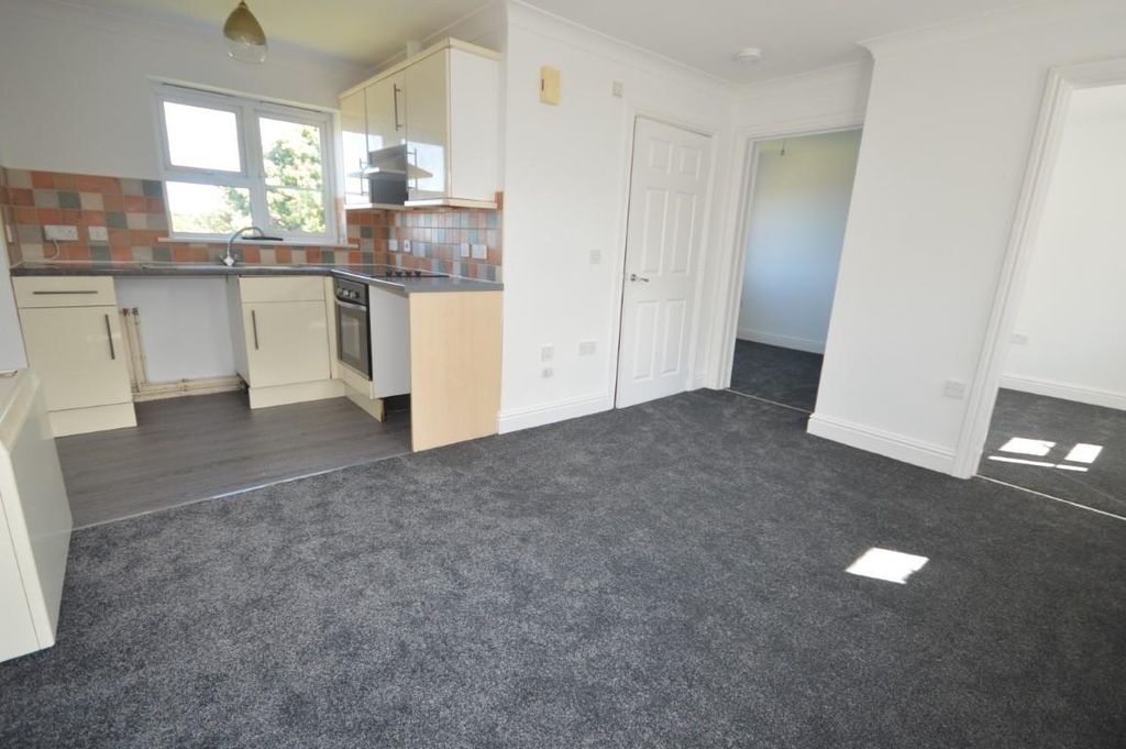 Additional image 4 of 2 bed flat to rentTresvavean Hill, Lanner, Redruth TR16