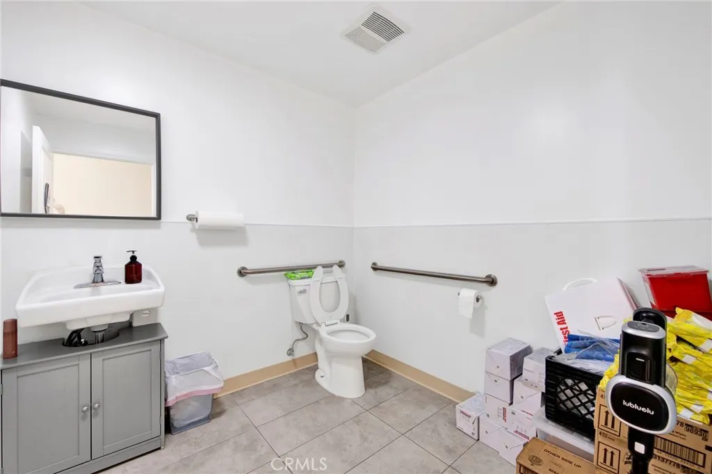 Additional image 11 of 7831 Foothill Boulevard, Sunland, CA 91040