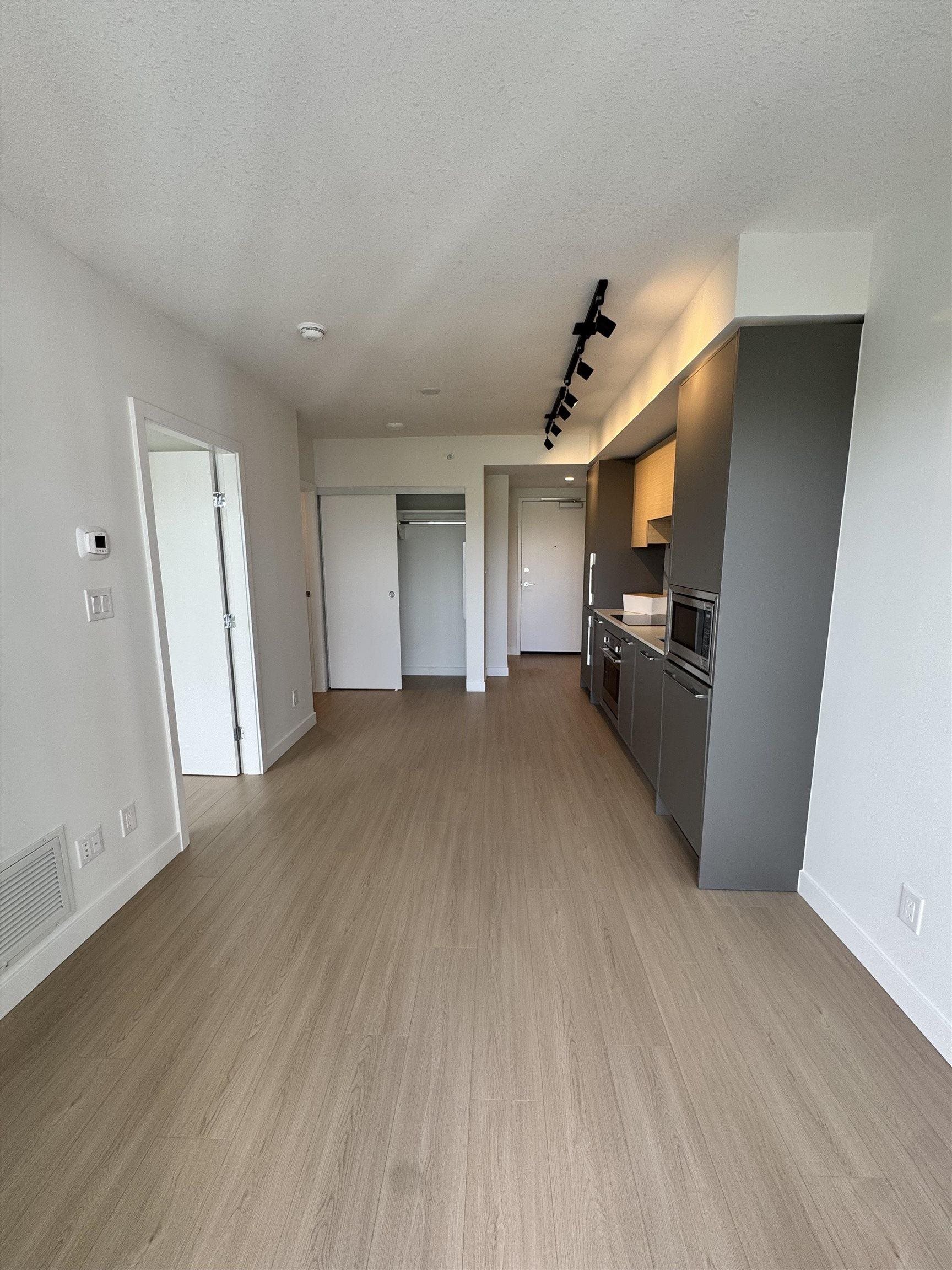 Additional image 4 of 806-13745 George Junction , Surrey, BC, V3T 0V8