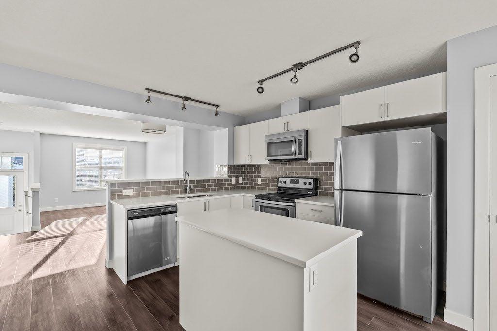 4 Evanscrest Gardens NW, Calgary, AB, T3P 0S1