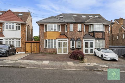 Mandeville Road, Southgate, London N14