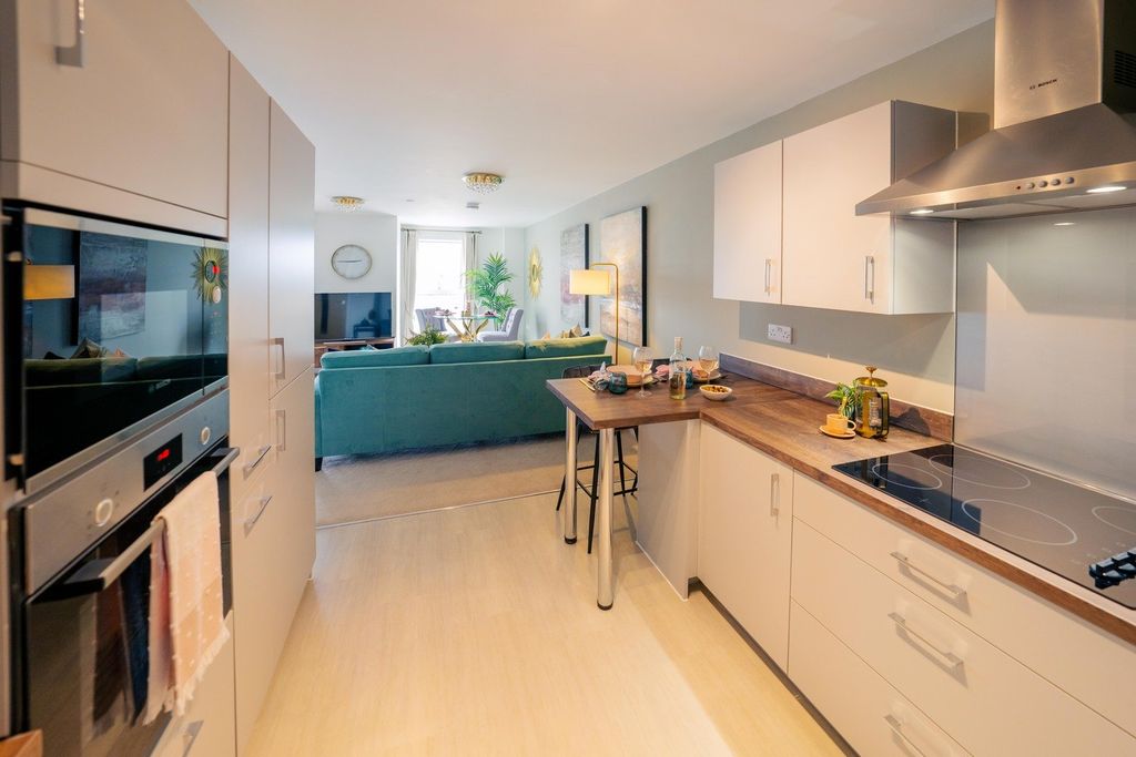 Additional image 2 of 2 bed flat to rentRainsford Road, Chelmsford CM1