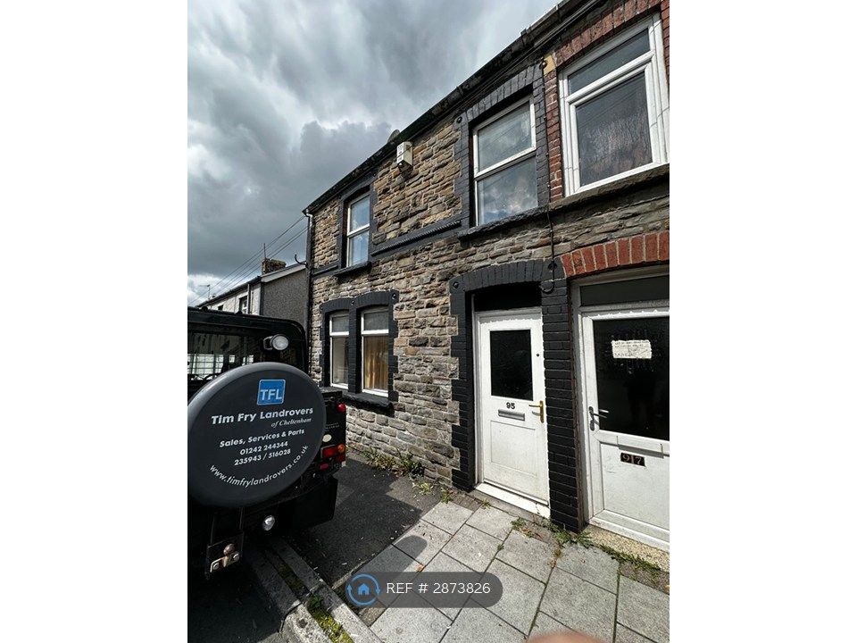 3 bed semi-detached house to rentBeaufort Road, Tredegar NP22