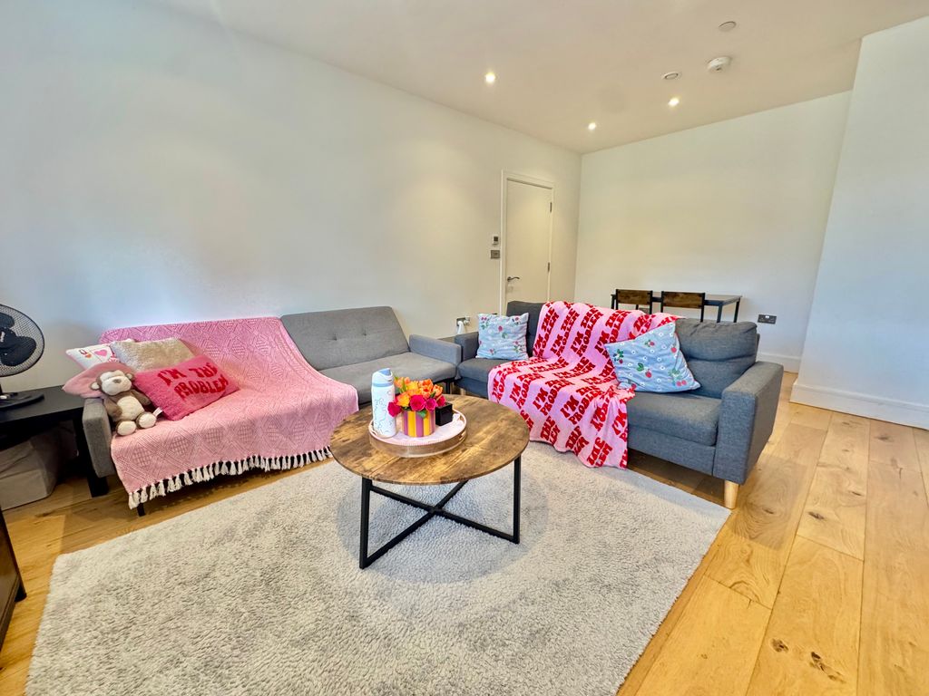 Additional image 2 of 2 bed flat to rent23 Cattle Market Street, Norwich NR1