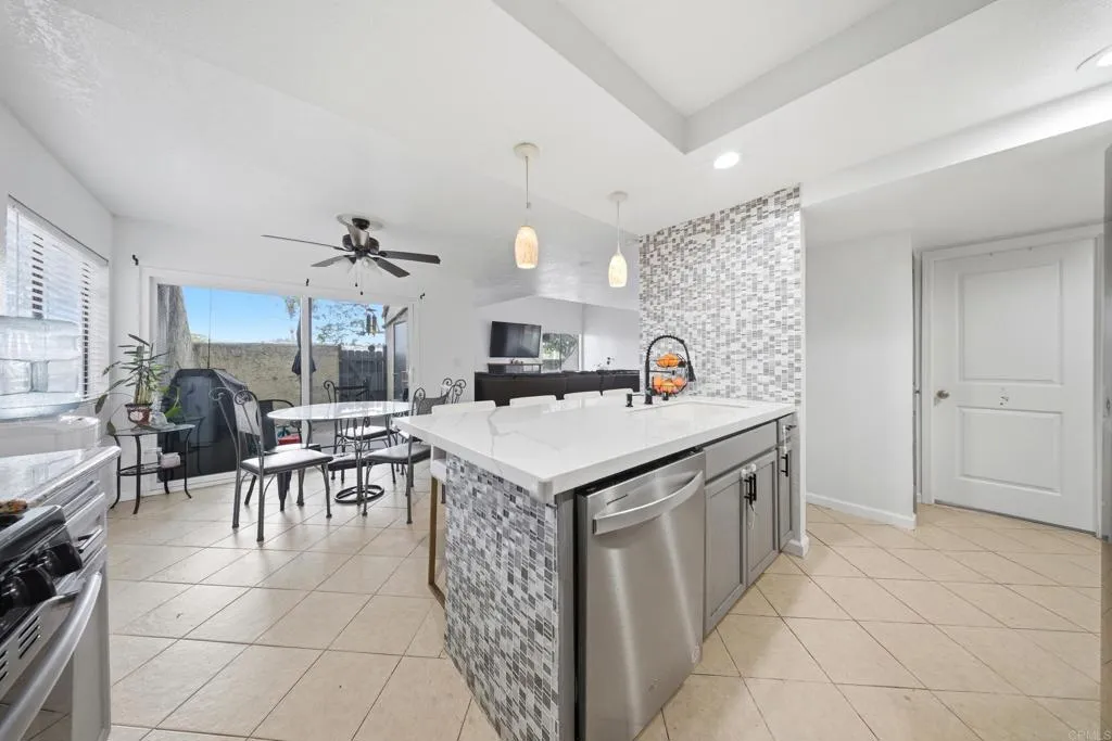 Additional image 44 of 341 N Melrose Drive Unit E, Vista, CA 92083