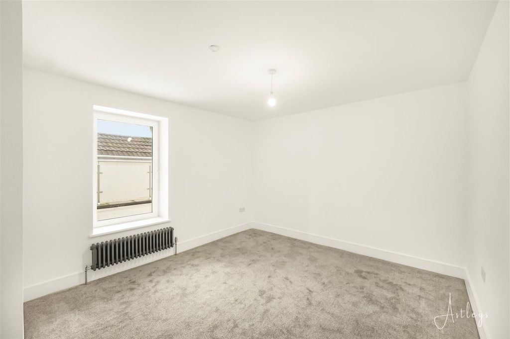 Additional image 6 of 2 bed flat for sale144 Overland Road, Mumbles, Swansea SA3