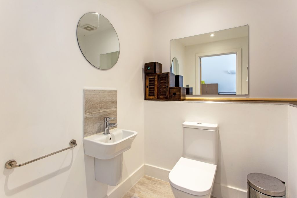 Additional image 15 of 5 bed barn conversion to rentEast Challow, Wantage OX12