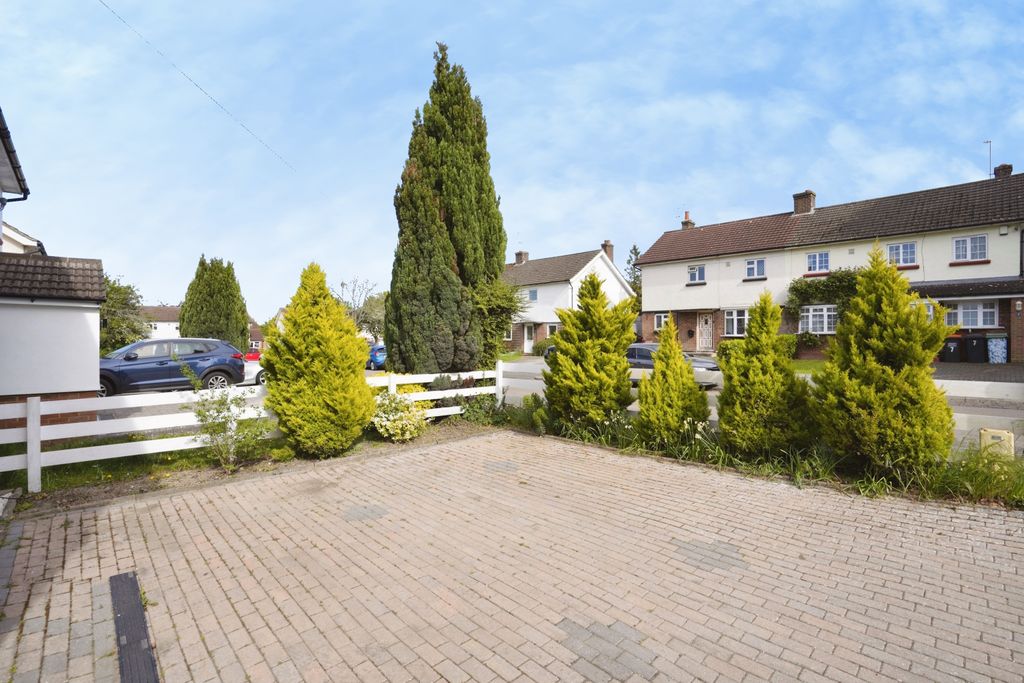 Additional image 25 of 4 bed semi-detached house for saleBeechwood Court, Dunstable LU6