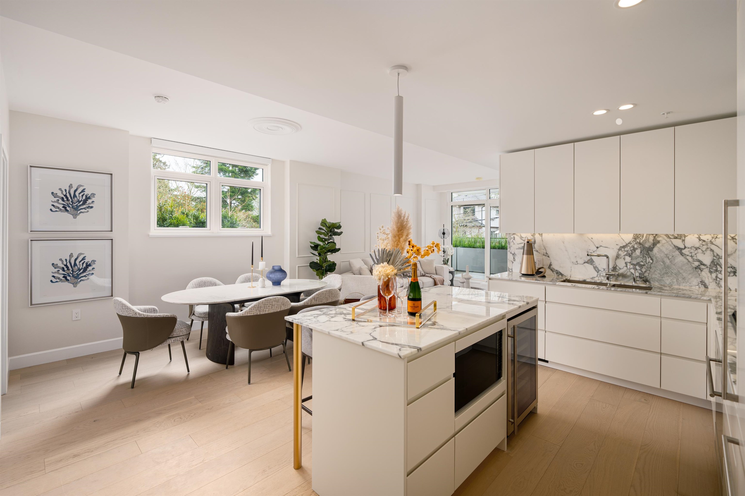 202-3668 10th Avenue W, Vancouver, BC, V6R 2G3
