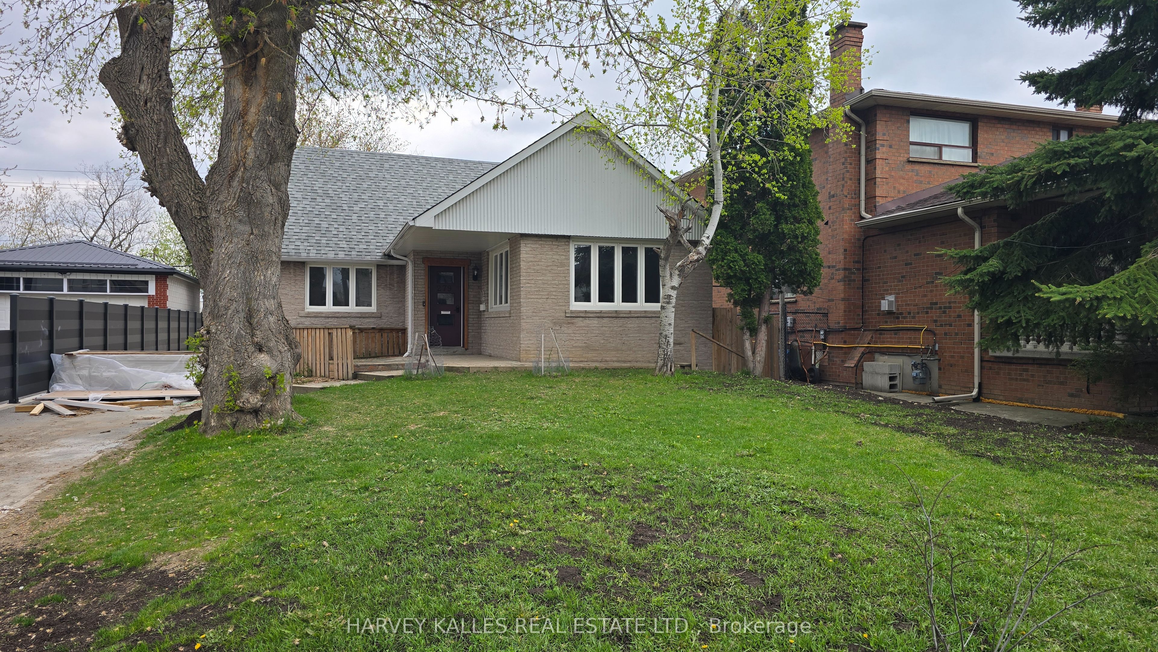 Upper-279 Cornelius Parkway, Toronto, ON, M3K 1T6