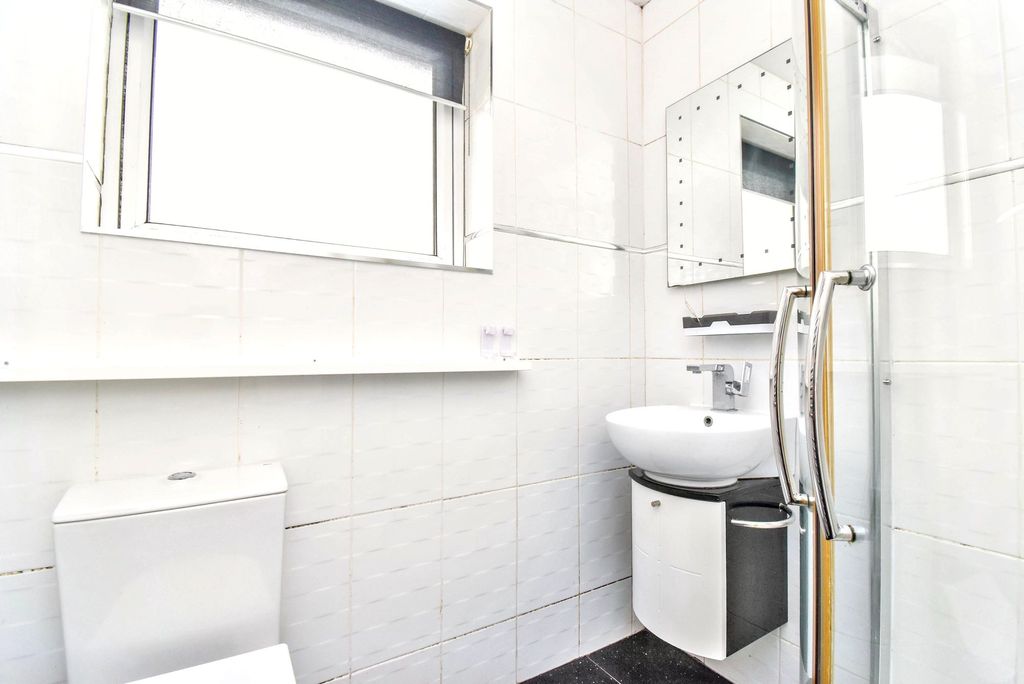 Additional image 8 of 2 bed terraced house to rentManse Road, Kilsyth G65