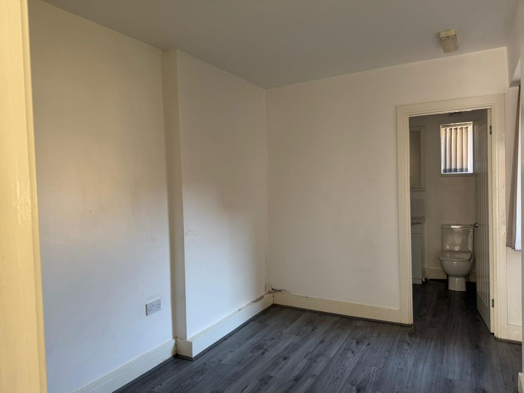 Additional image 32 of 8 bed flat to rentComberton Road, Kidderminster DY10