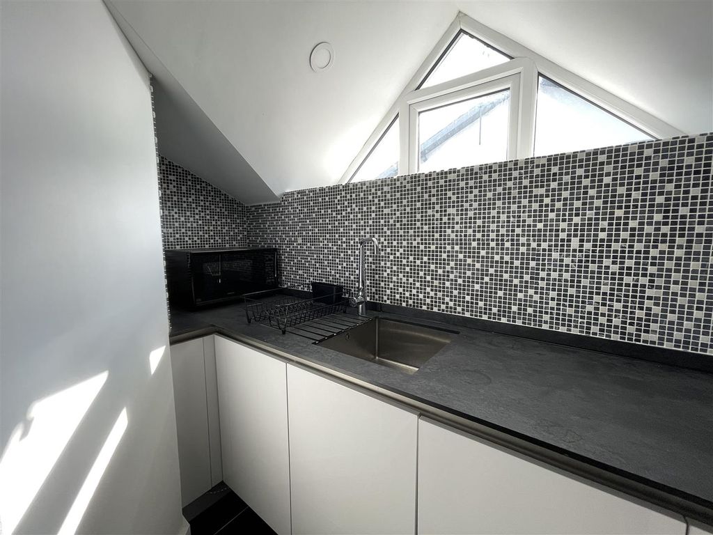 Additional image 5 of 1 bed flat to rentThe Parade, Roath, Cardiff CF24