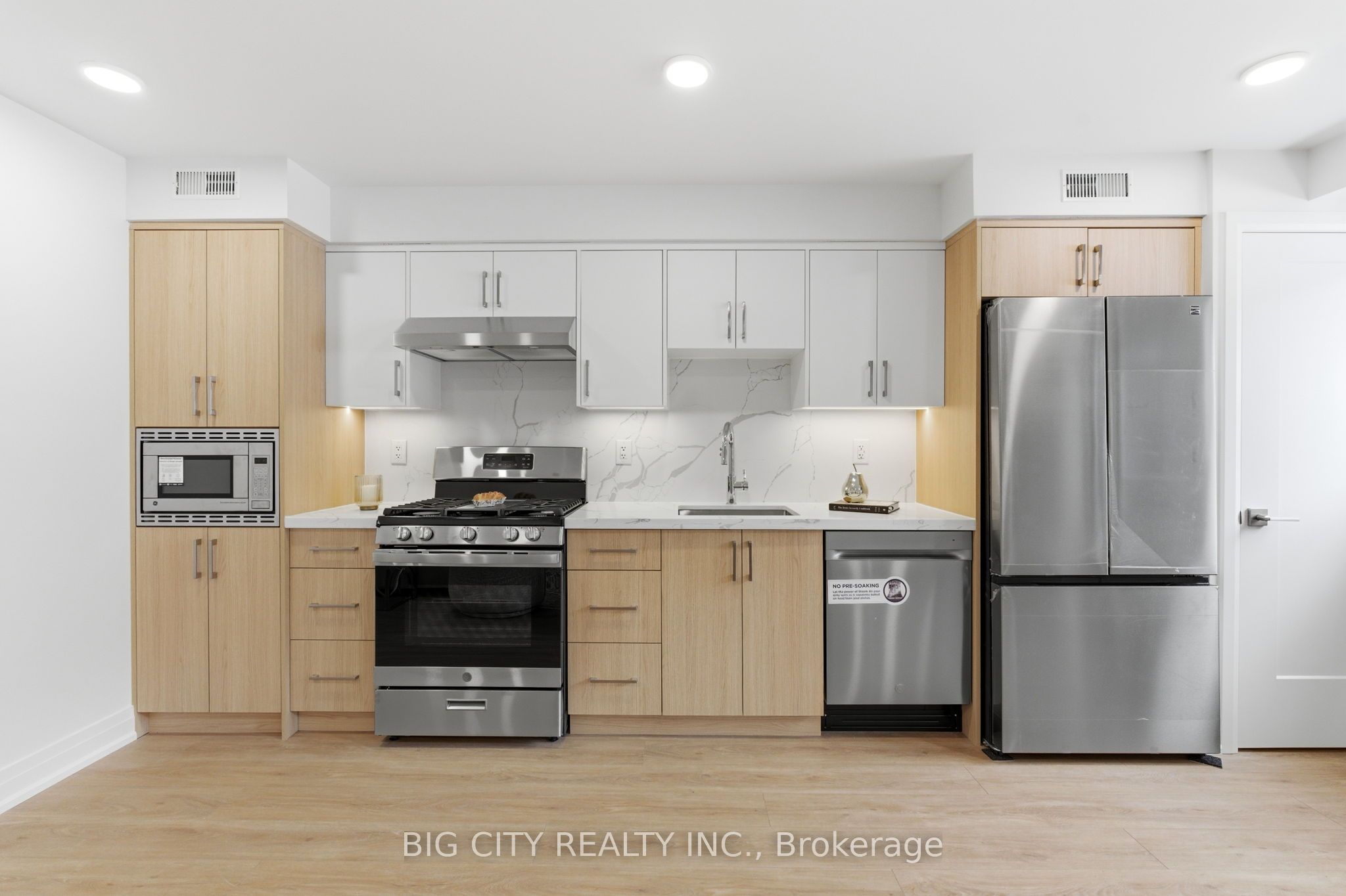 Additional image 5 of 1-68 Westholme Avenue, Toronto, ON, M6P 3B8