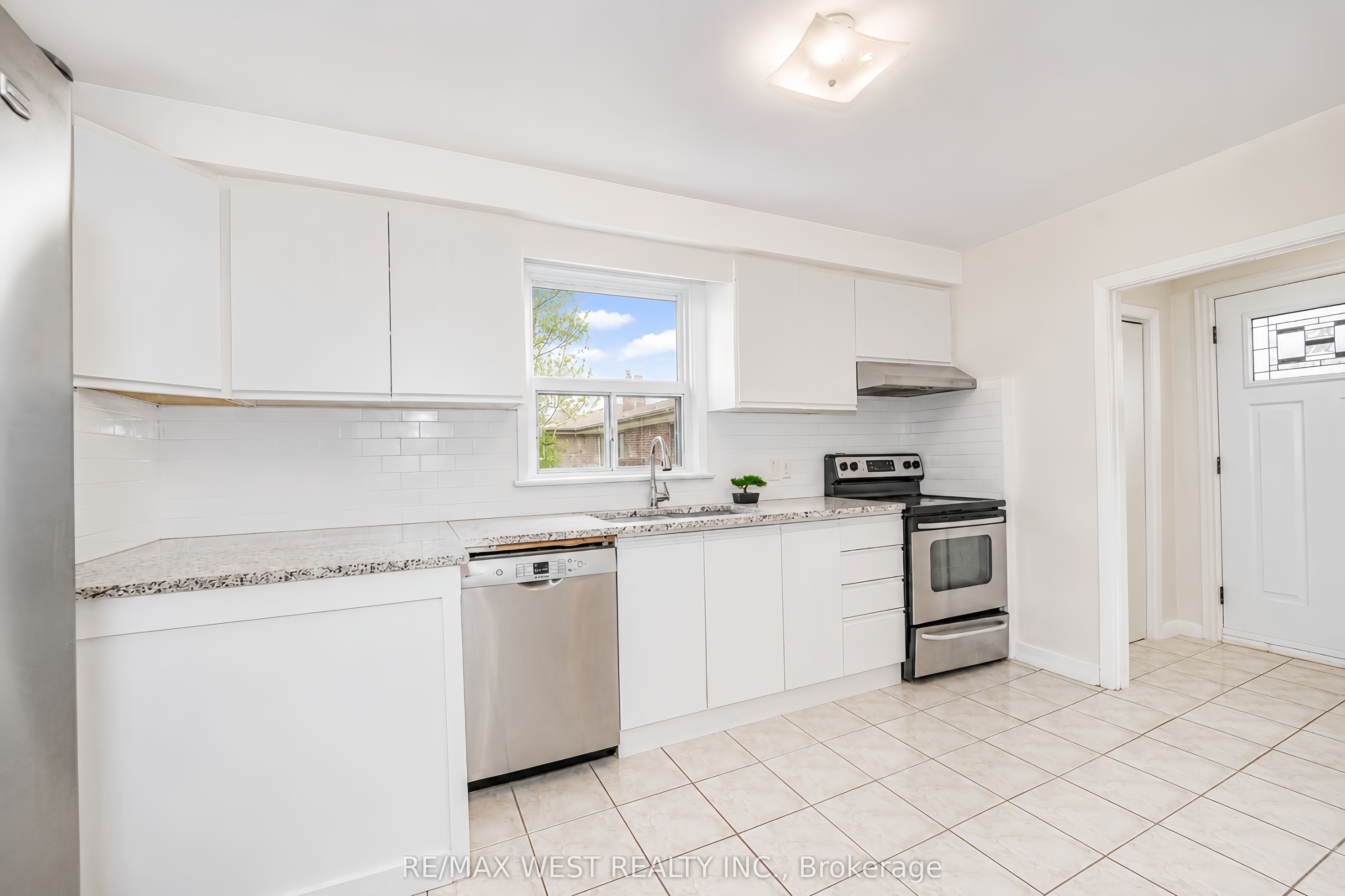 Additional image 4 of 23 Irwin Road, Toronto, ON, M9W 2P6