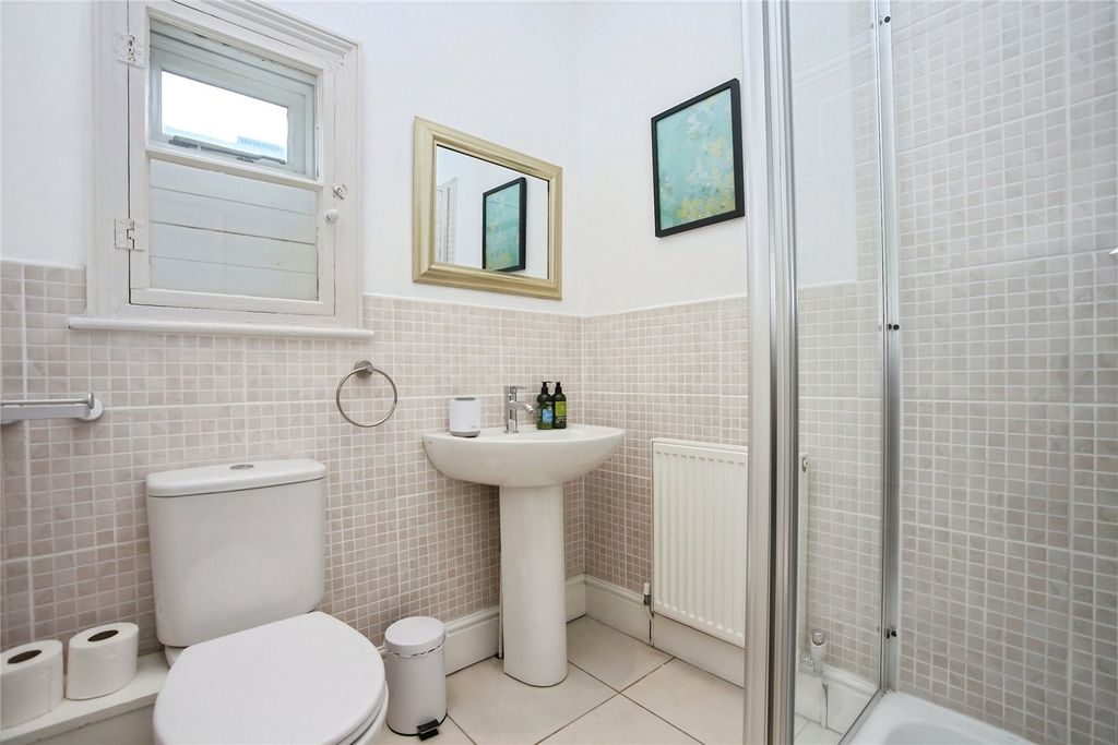 Additional image 20 of 3 bed flat to rentBerkeley Street, Cheltenham, Gloucestershire GL52