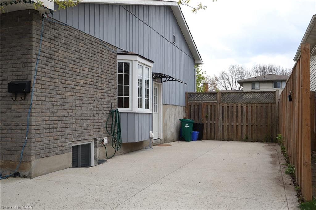 2-31 Keewatin Avenue, Kitchener, ON, N2B 3M1 photo 2