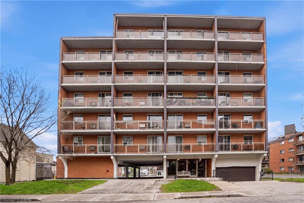 303-30 Summit Avenue, Hamilton, ON, L8V 2R8
