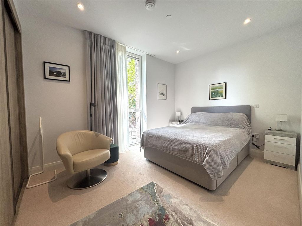Additional image 5 of 2 bed flat for saleAlderley Road, Wilmslow SK9