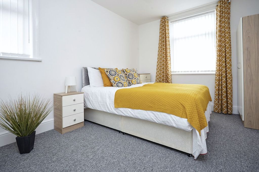 5 bed terraced house to rentMelrose Street, Hull HU3