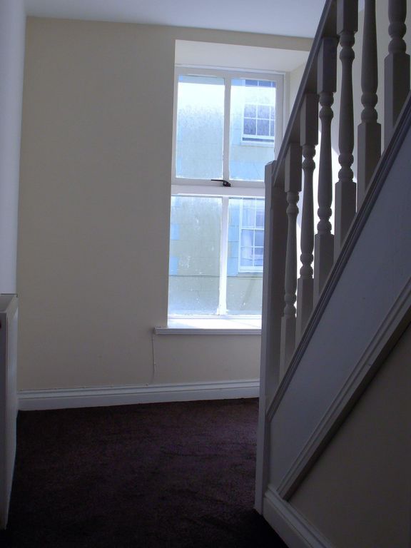 Additional image 6 of 3 bed flat to rentMarket Street, Holyhead LL65