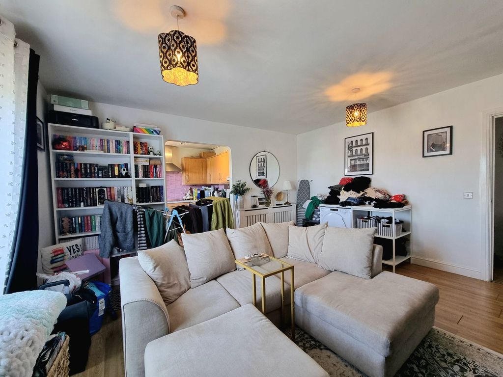 Additional image 7 of 2 bed flat for saleMaes Dewi Pritchard, Brackla CF31