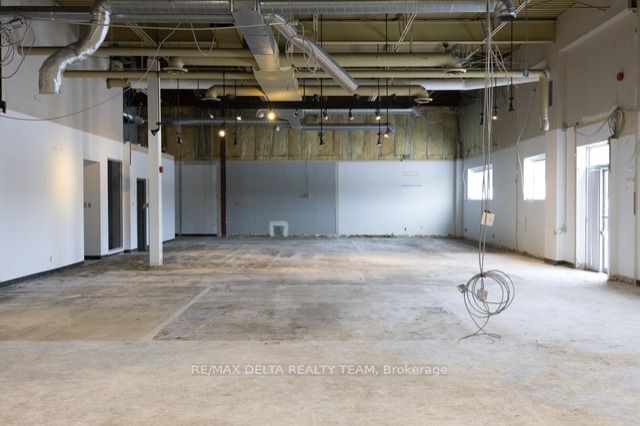 Additional image 5 of 2250 Gladwin Crescent, Ottawa, ON, K1G 3V4