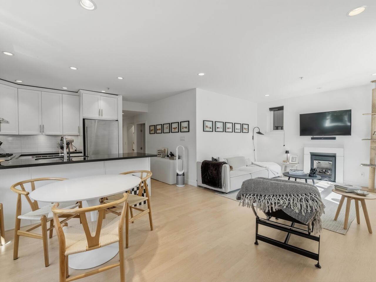Additional image 3 of 83 15th Avenue W, Vancouver, BC, V5Y 1X7
