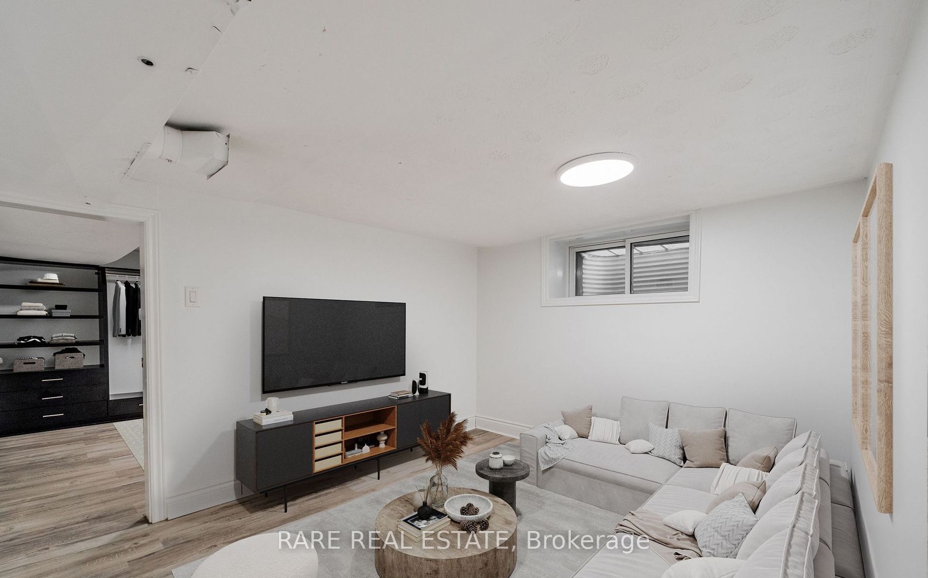 Lower-538 Roxton Road, Toronto, ON, M6G 3R4