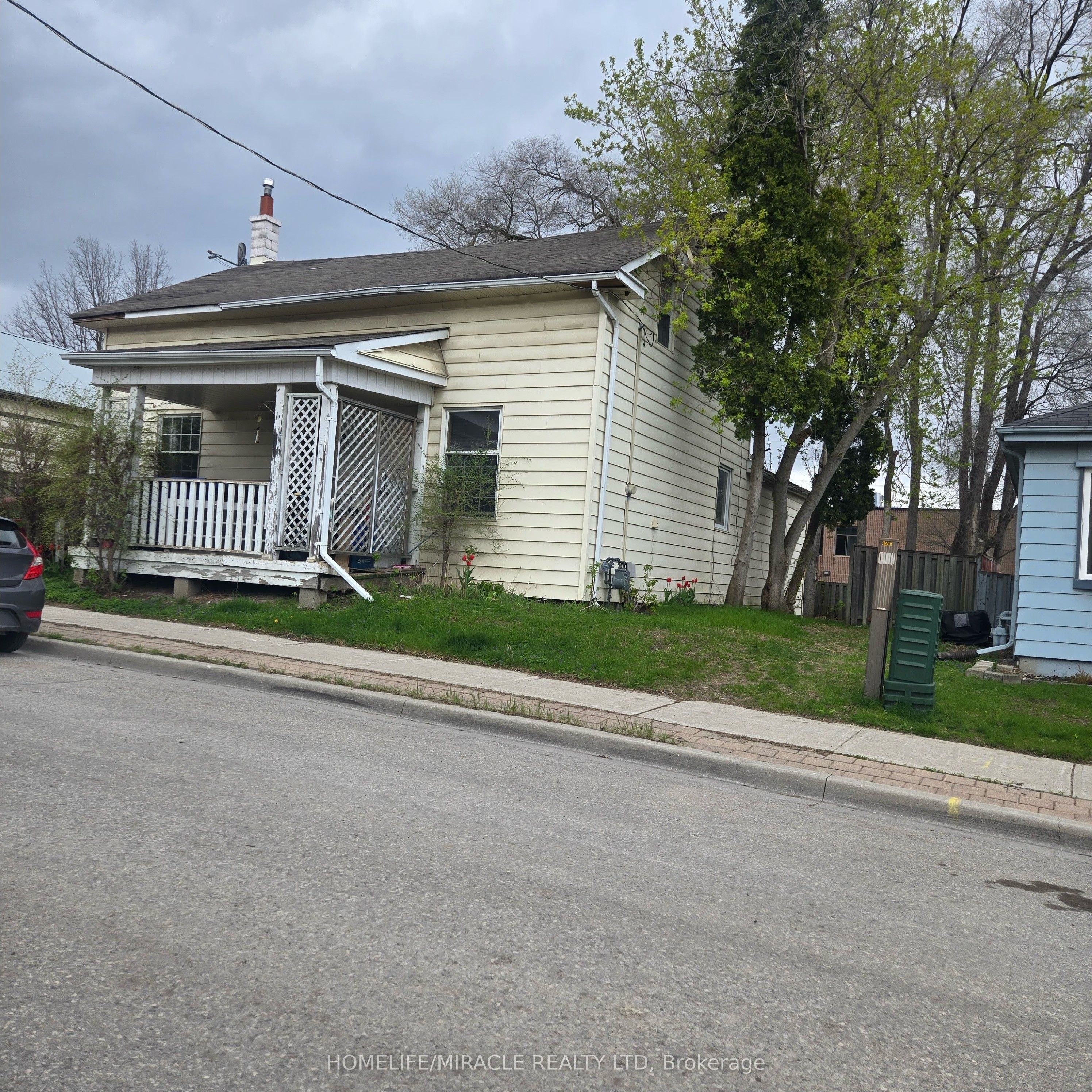 451 Simcoe Street, Newmarket, ON, L3Y 2M5
