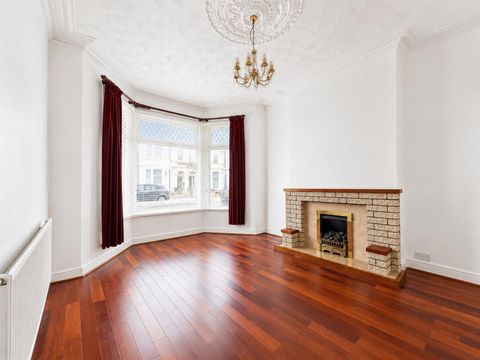 Mackintosh Place, Roath CF24
