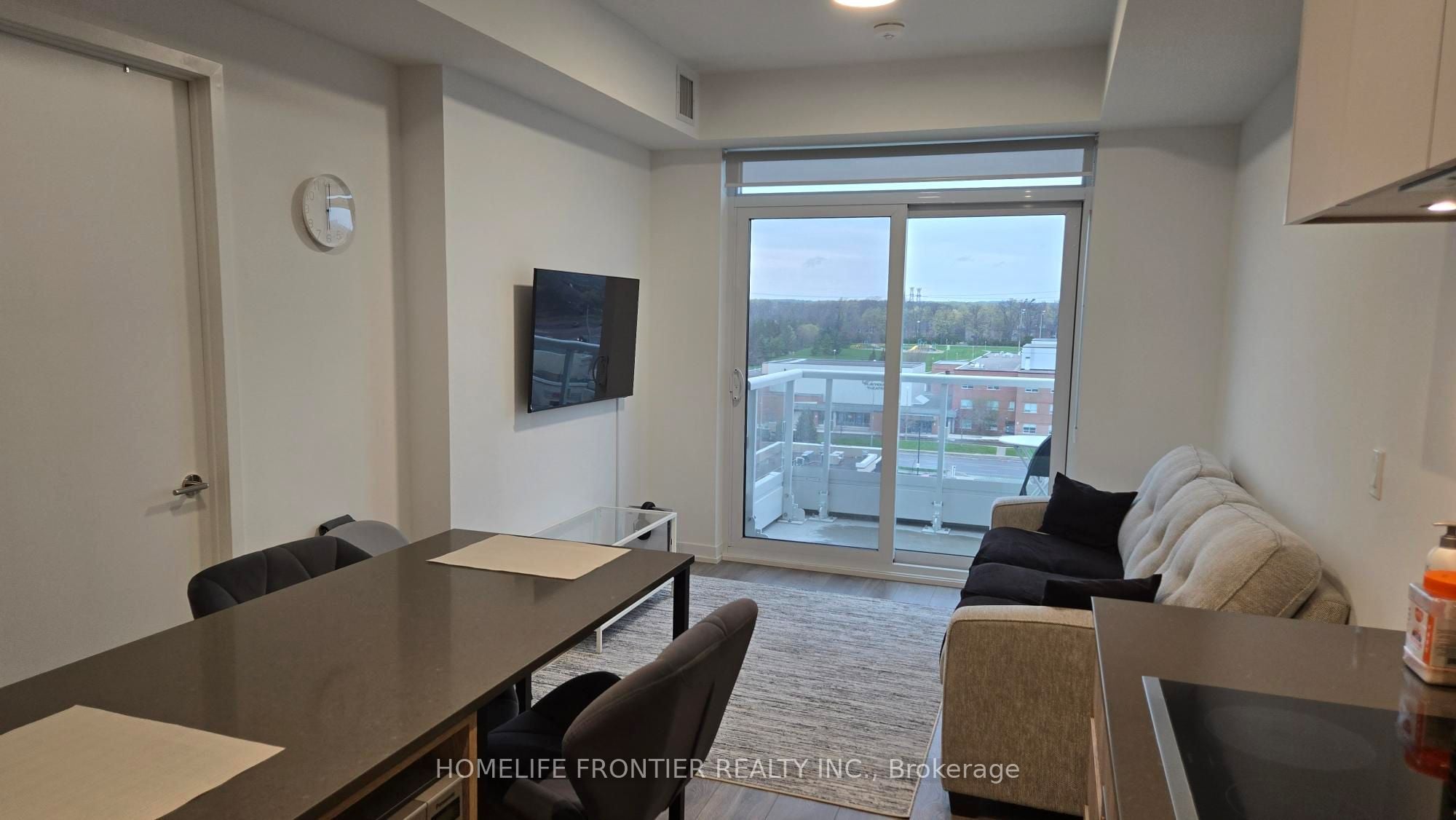 Additional image 2 of 813-8 Beverley Glen Boulevard, Vaughan, ON, L4J 0L5