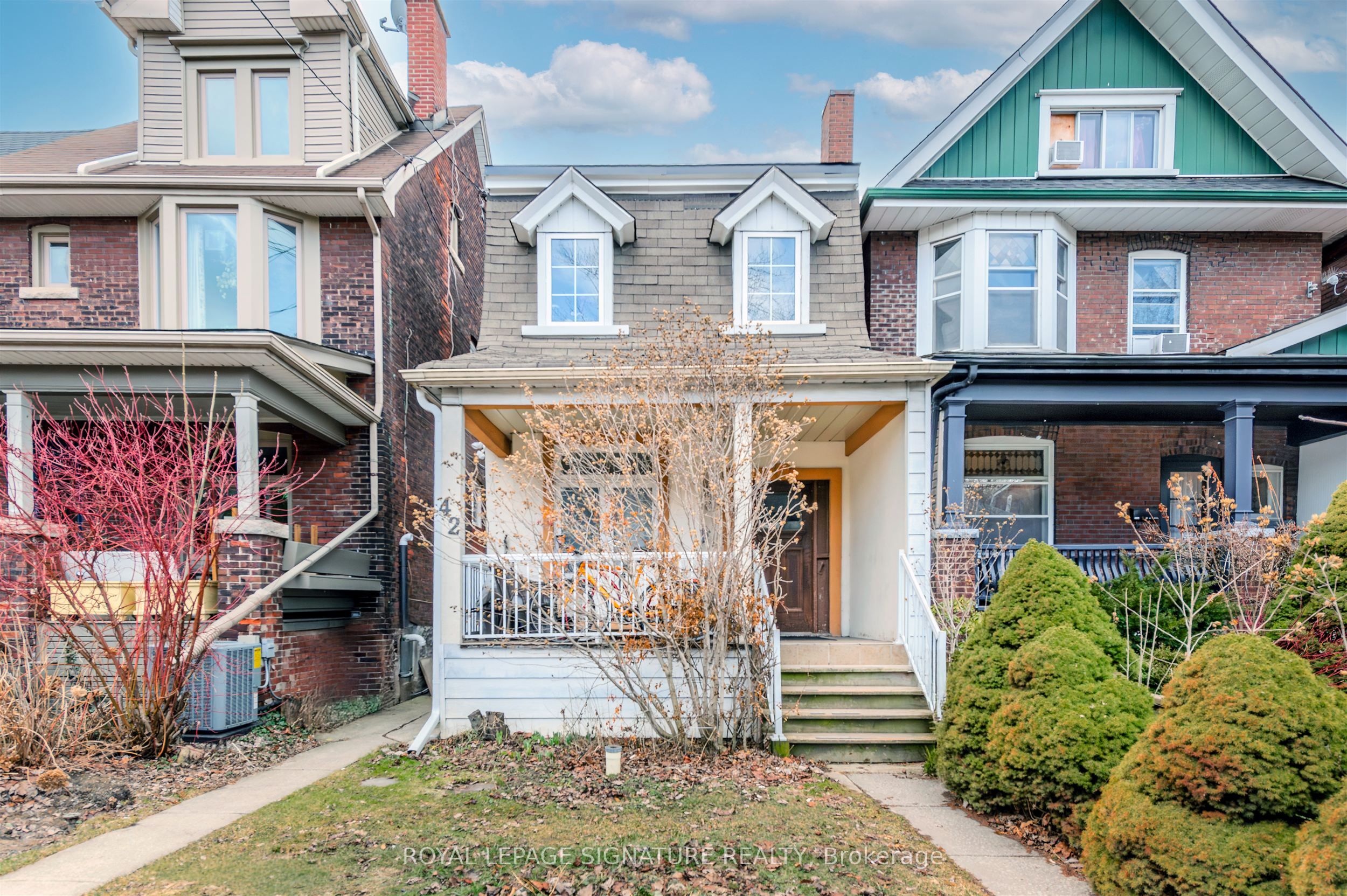 42 Sorauren Avenue, Toronto, ON, M6R 2C7