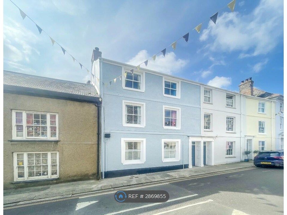 3 bed flat to rentBroad Street, Penryn TR10