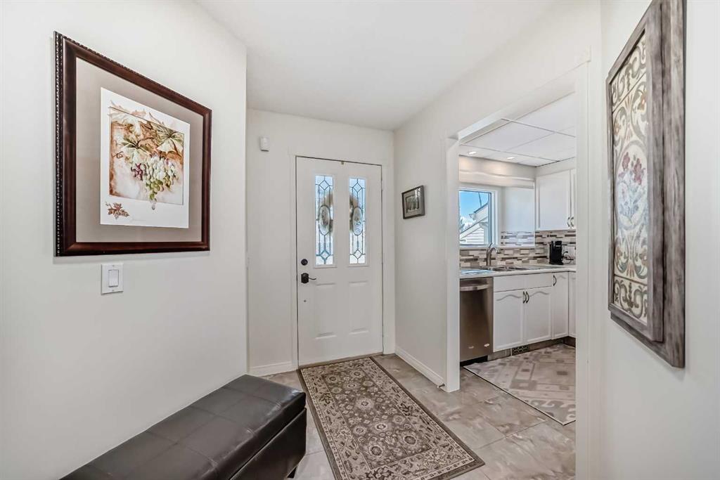Additional image 4 of 305 Sandringham Road NW, Calgary, AB, T3K 3Z1