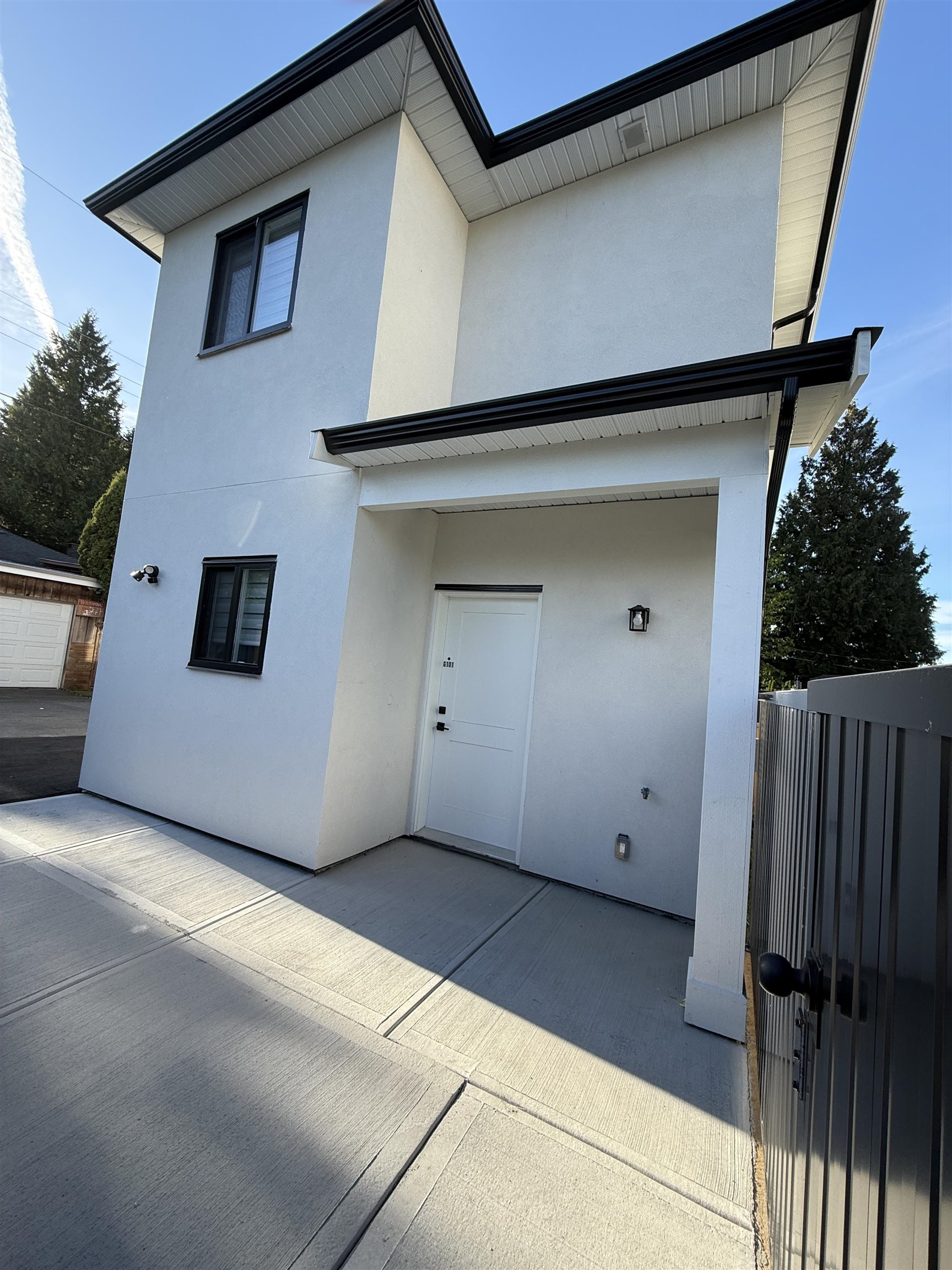 Additional image 2 of 101-9727 129a Stree , Surrey, BC, V3T 3J6