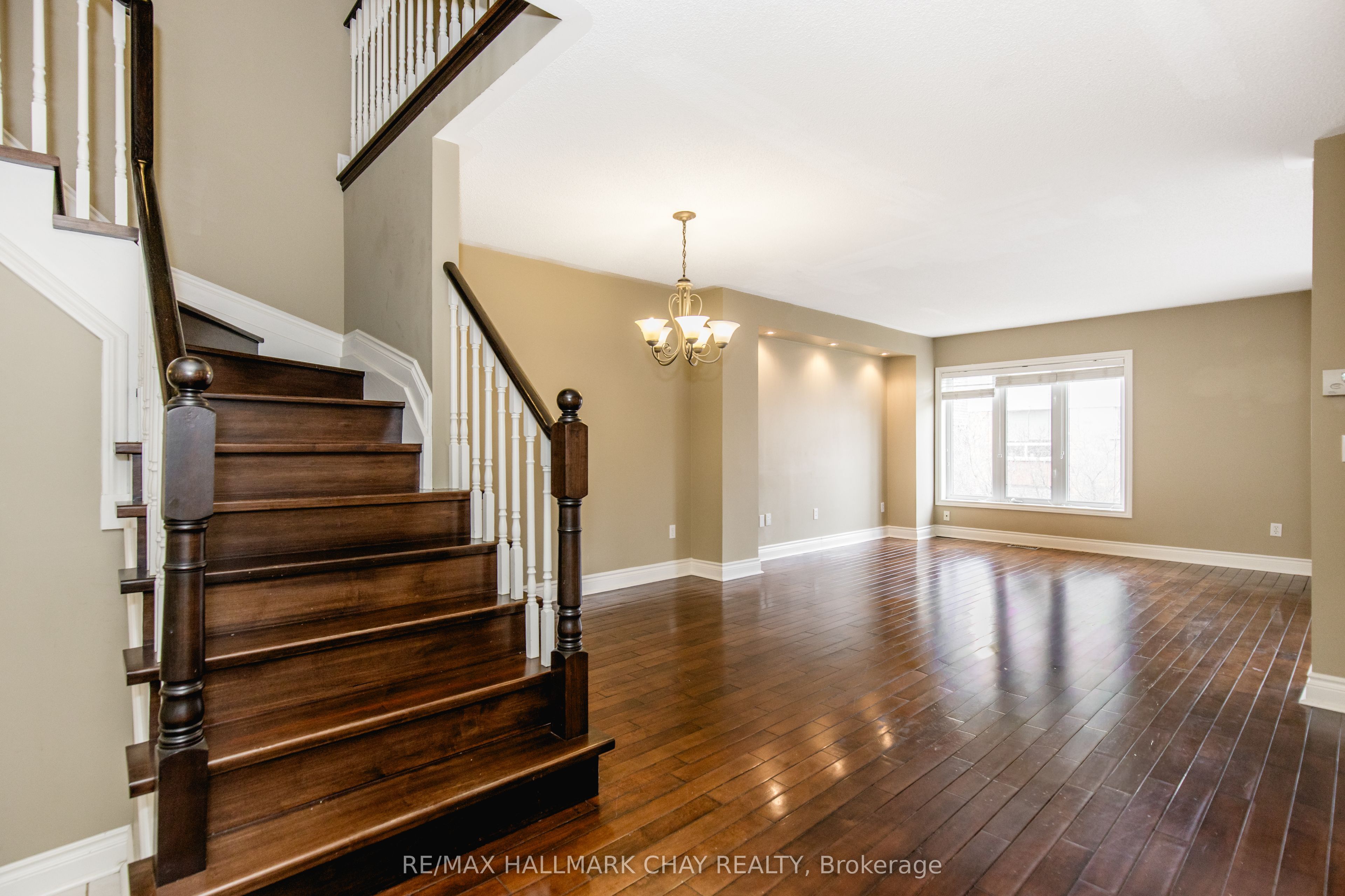 Additional image 3 of 145 Millcliff Circle, Aurora, ON, L4G 7N8