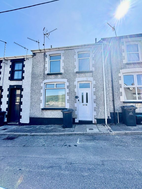 3 bed terraced house to rentBishop Street, Abertillery NP13