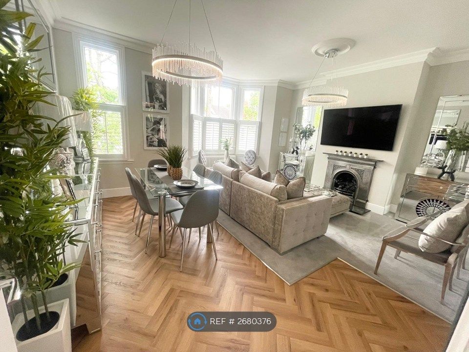 Additional image 3 of 2 bed flat to rentClarendon Avenue, Leamington Spa CV32