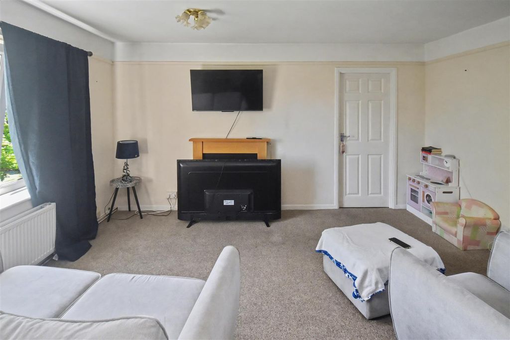 Additional image 2 of 2 bed flat to rentArgyll Street, Corby NN17