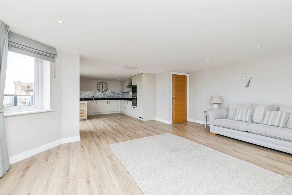 Additional image 8 of 4 bed penthouse for saleFleet Avenue, Hartlepool TS24