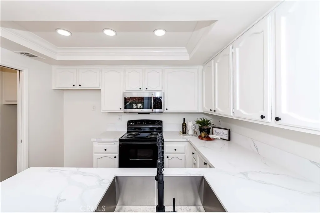 Additional image 7 of 2301 Apricot Dr, Irvine, CA 92618