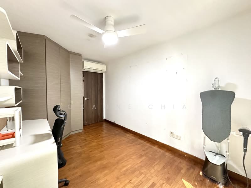 293 Punggol Central photo 3