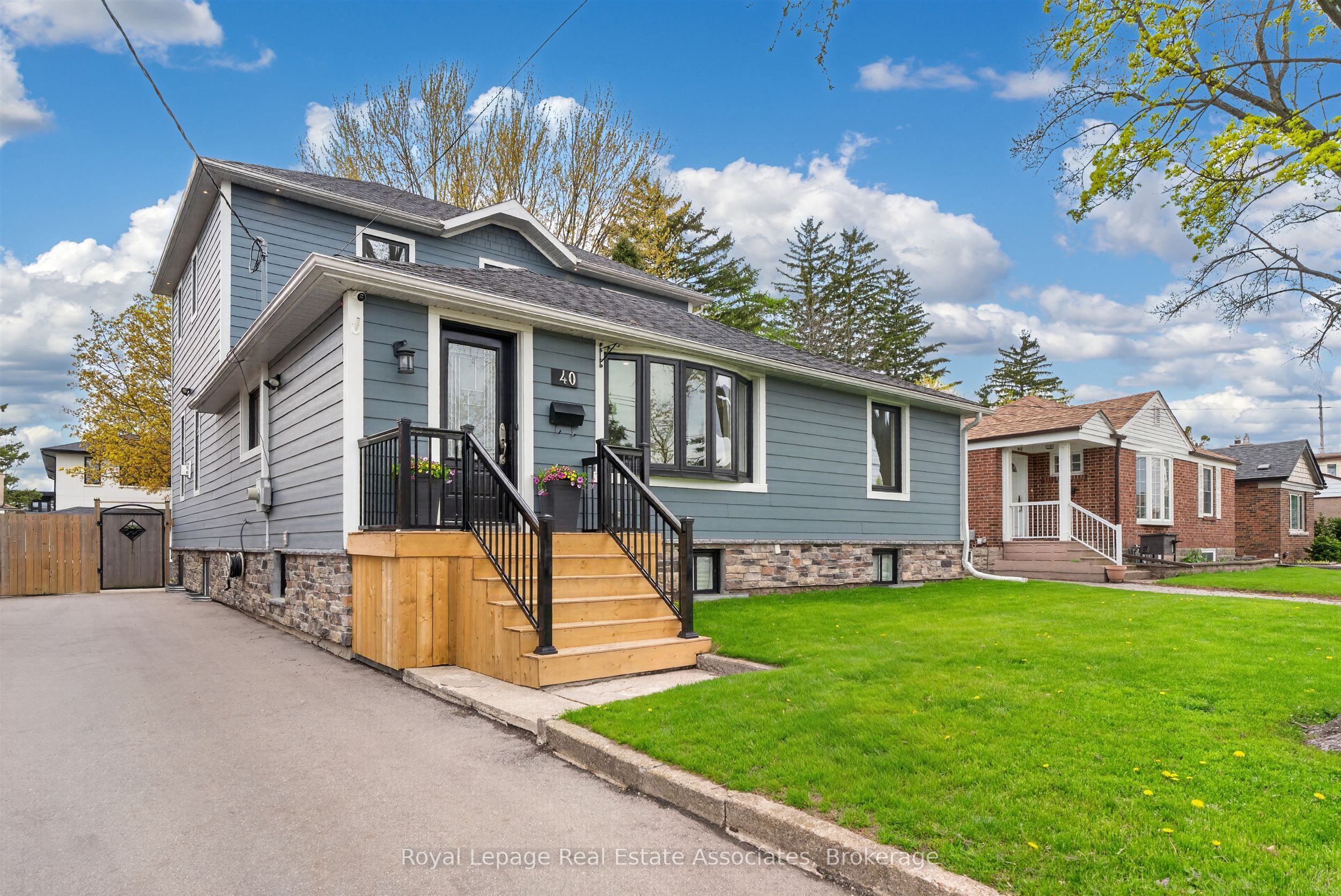 Additional image 2 of 40 Briarwood Avenue, Mississauga, ON, L5G 3N6