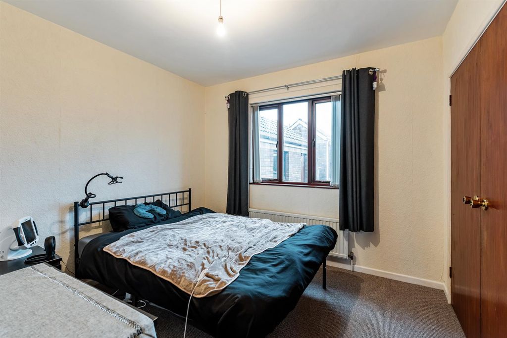 Additional image 10 of 2 bed property for sale10 Oakland Grove, Ballynahinch BT24